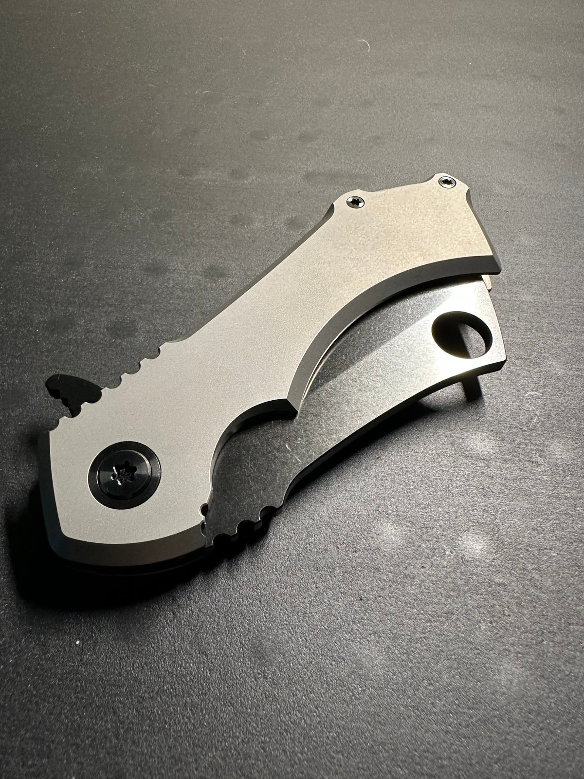 Limited V-2 FC Hang hole DLC / Zir blast two tone