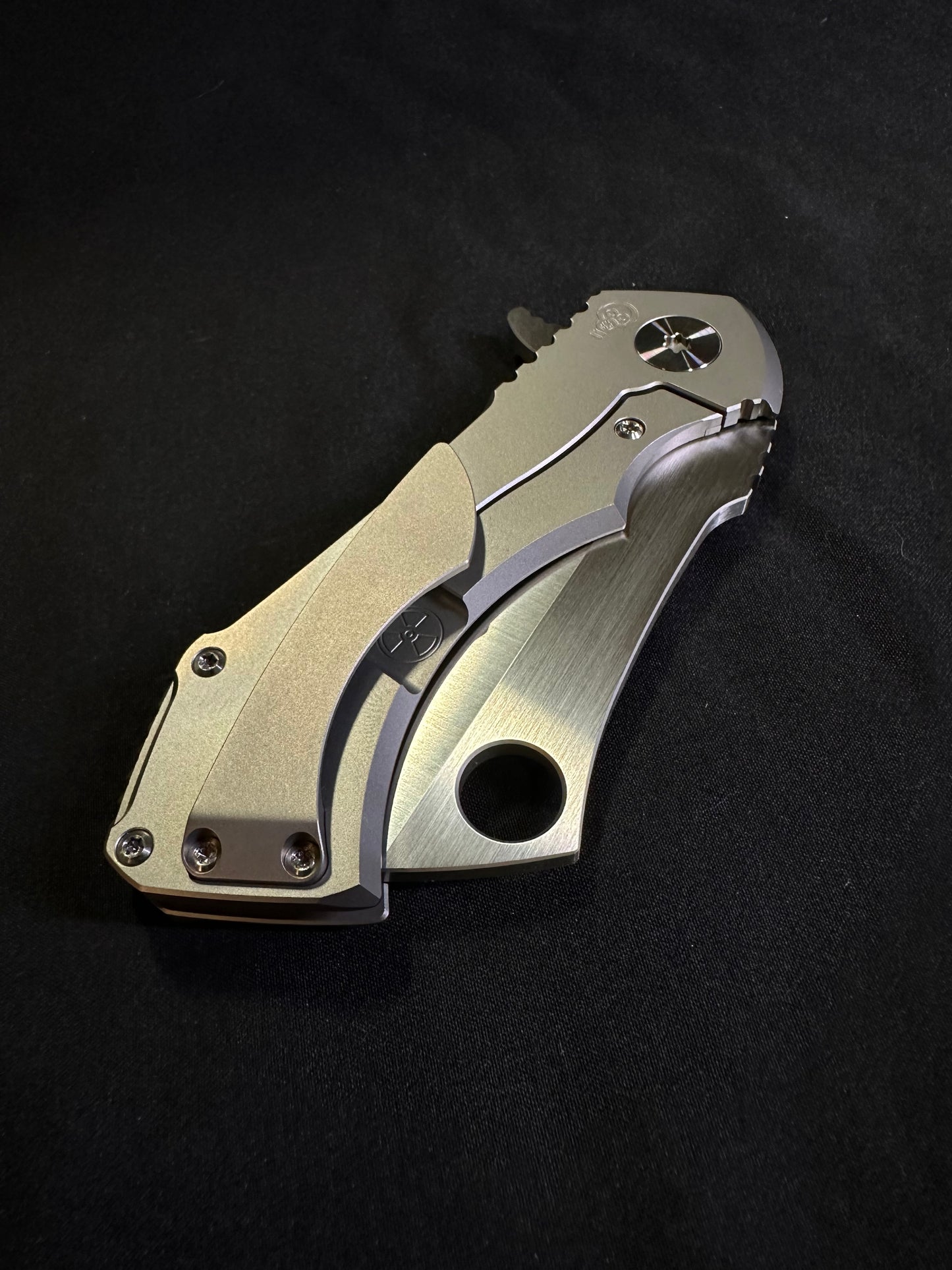 Hang hole satin finished blasted handles FC